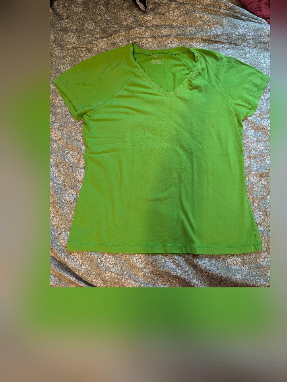 Green Prospirit V-neck Shirt